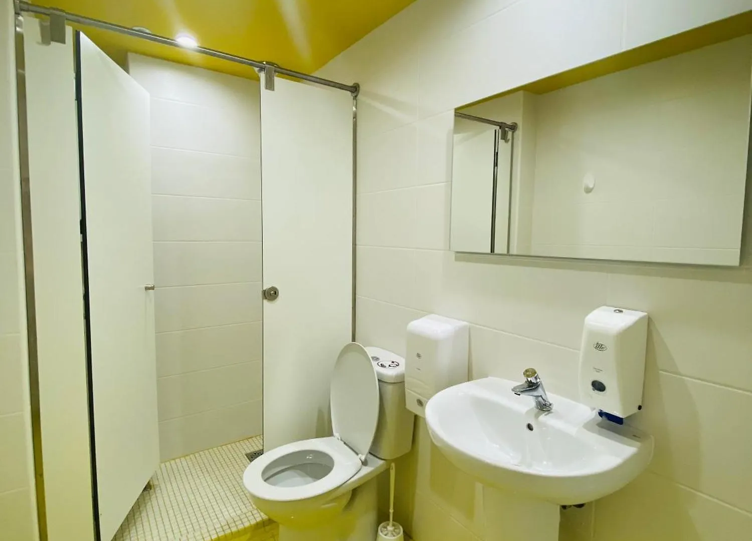 We Street Hostel - El Arenal-Albergue Juvenil El Arenal  El Arenal (Mallorca)
